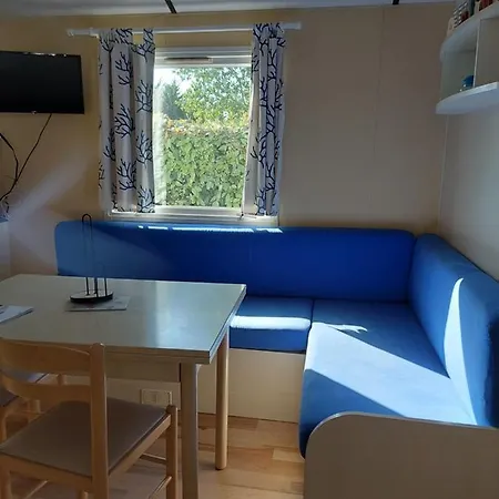 Mobil De L'ile キャンプ場 *